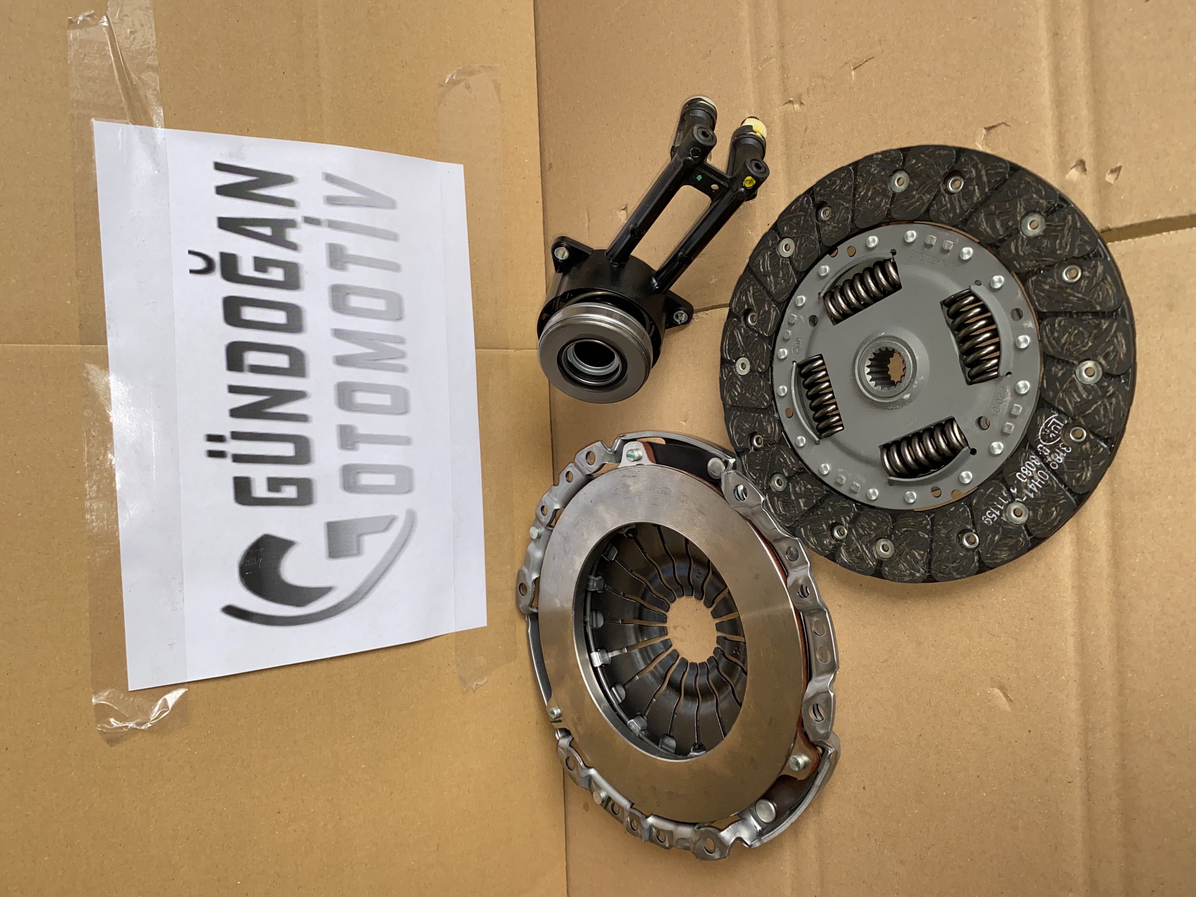 Bilyalı FOMOCO | FOM 8V217C623AA | FORD | DEBRIYAJ SET FIESTA CB1 08>12 VI FIESTA CCN 12>17 FIESTA V CBK 04>08 1.4IE RULMANLI 8V217C623AA, RM8V217C623AA, RM8V-217C623-AA, 1892415, 1789079, 46020510  8